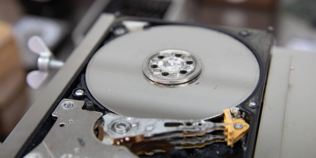 Su ilə zədələnmiş Hard Disk